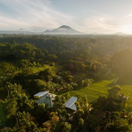 Gruen Ubud Esterno foto